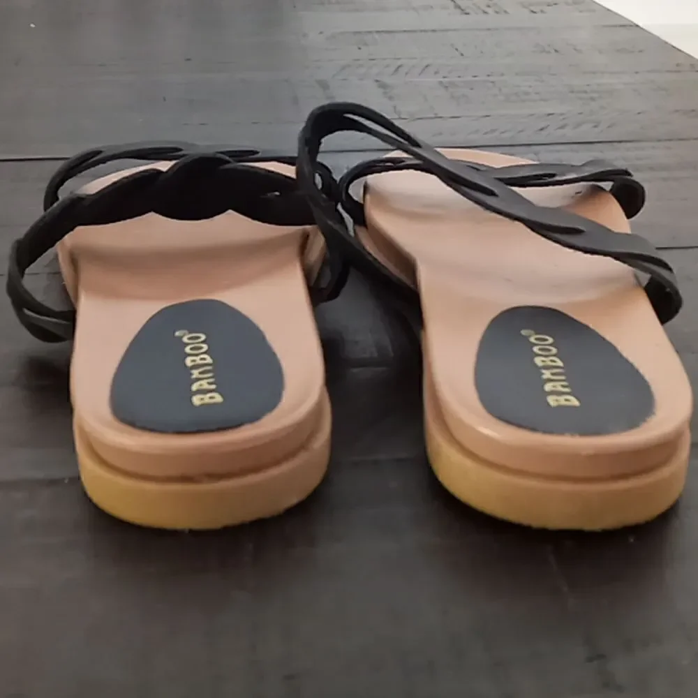 Bamboo flip flops size 8 and 1/2 good condition